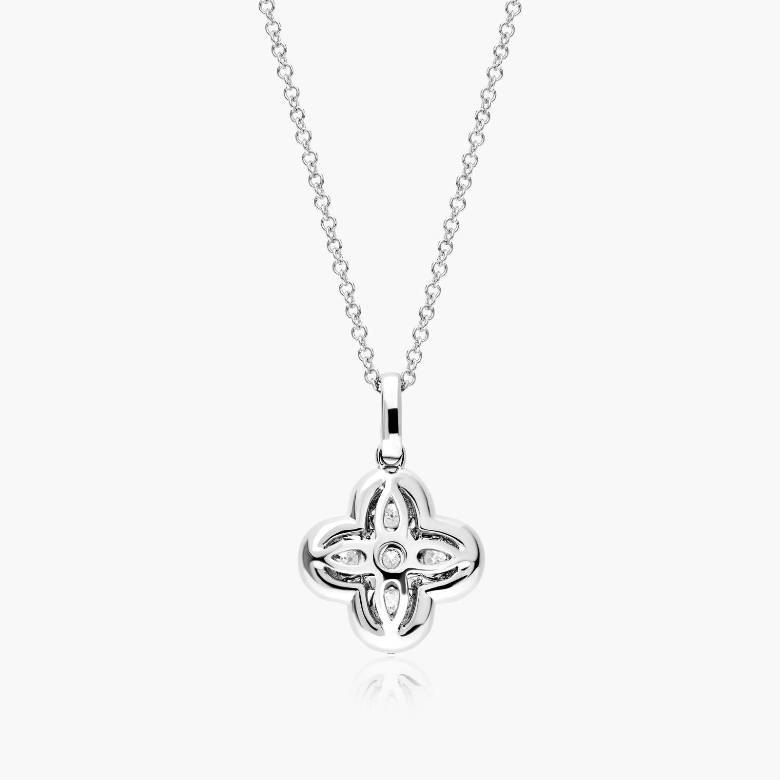 1ct lab diamond pendant necklace clasp and setting detail | 10K white gold