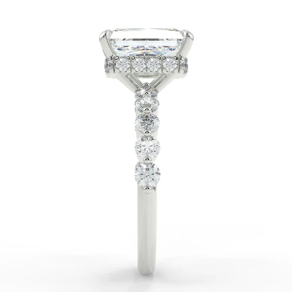 2.5ct lab diamond ring clasp and setting detail | 10K gold