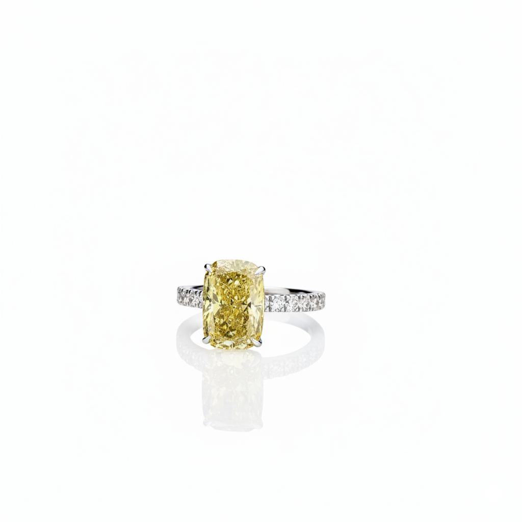 4.59ct lab diamond ring clasp and setting detail, 10K yellow gold