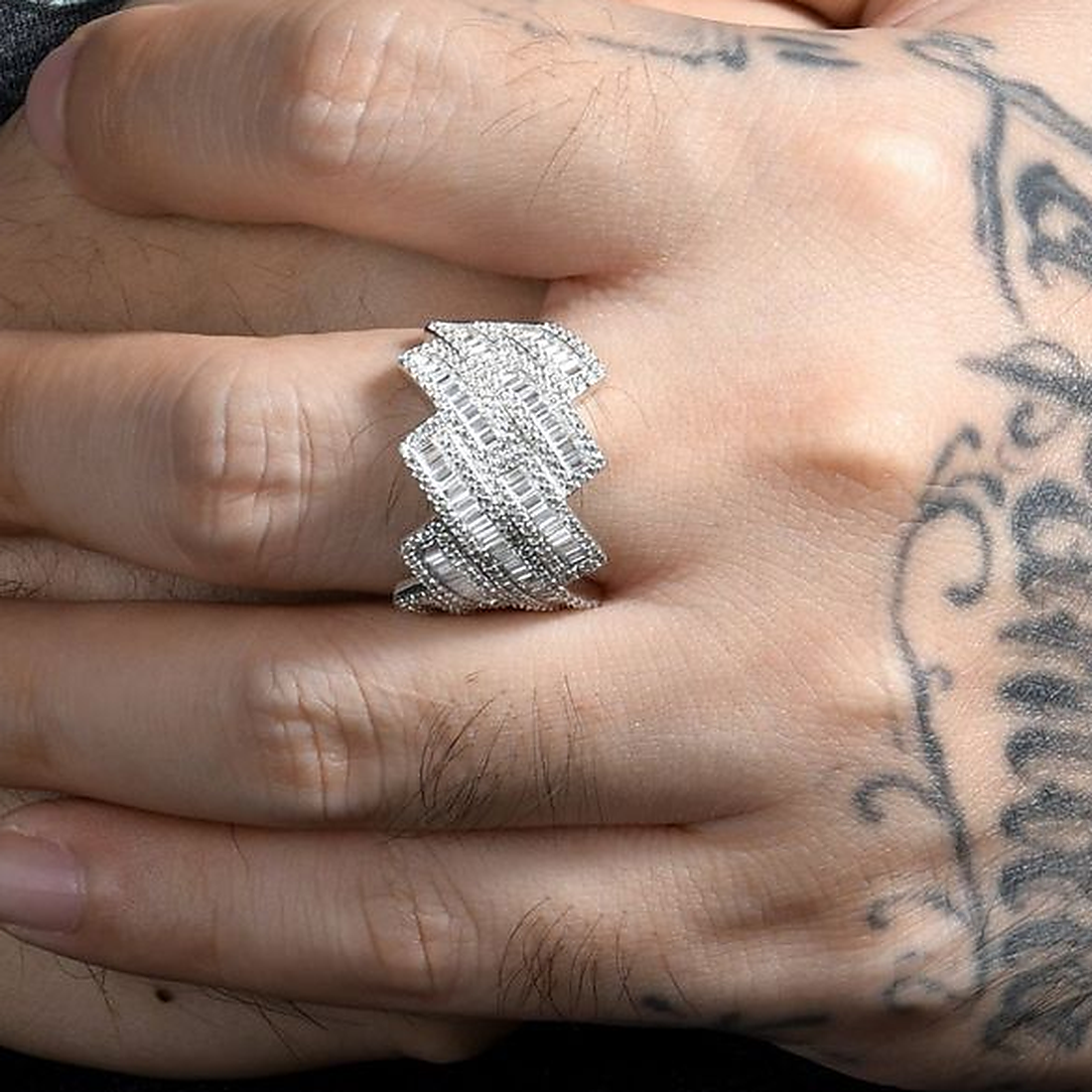 4.5ct lab diamond weave ring worn on the hand, ring finger