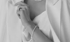 Draco vs Brilliant Earth Tennis Bracelets | Price Comparison 2026