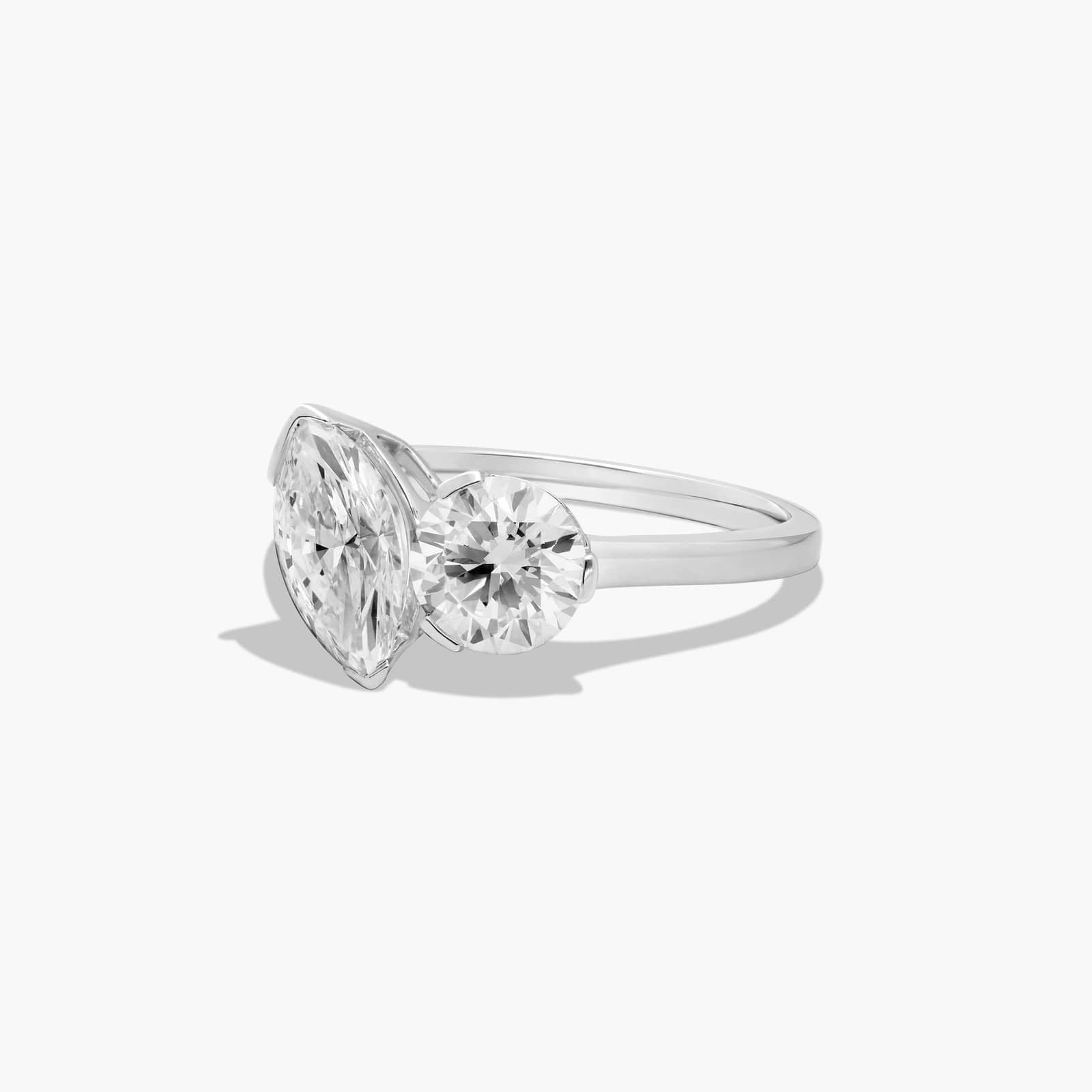 2ct lab diamond ring clasp and setting detail, 10K gold