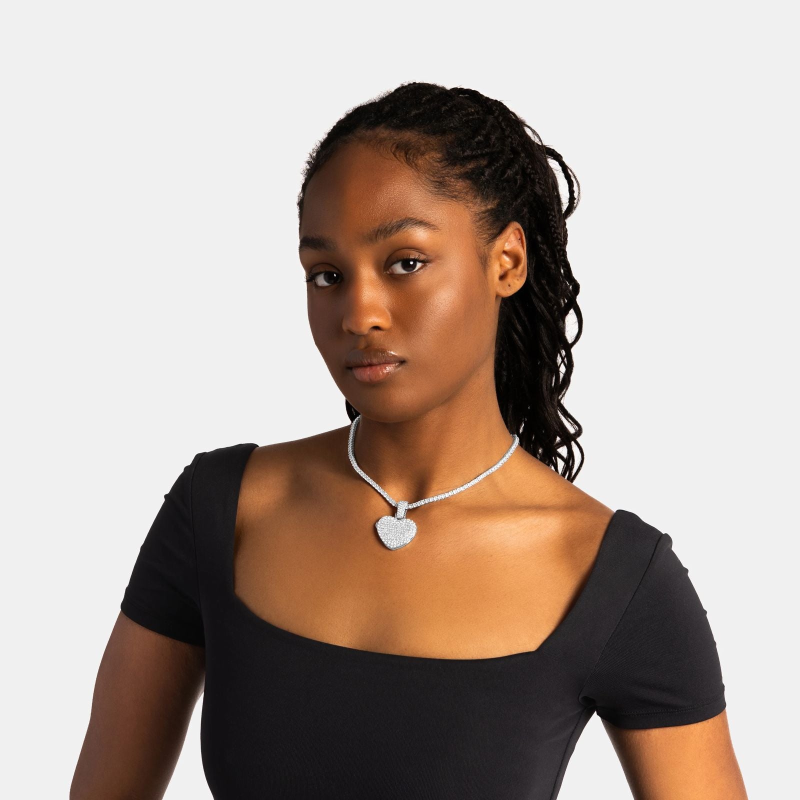 4.3ct Lab Diamond Heart Pendant side profile, heart cut lab diamond detail