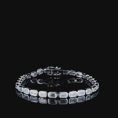 9ct emerald cut lab grown diamond tennis bracelet in 14k white gold, 360 degree turntable video