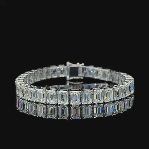31.87ct emerald cut lab grown diamond tennis bracelet in 14k white gold, 360 degree turntable video